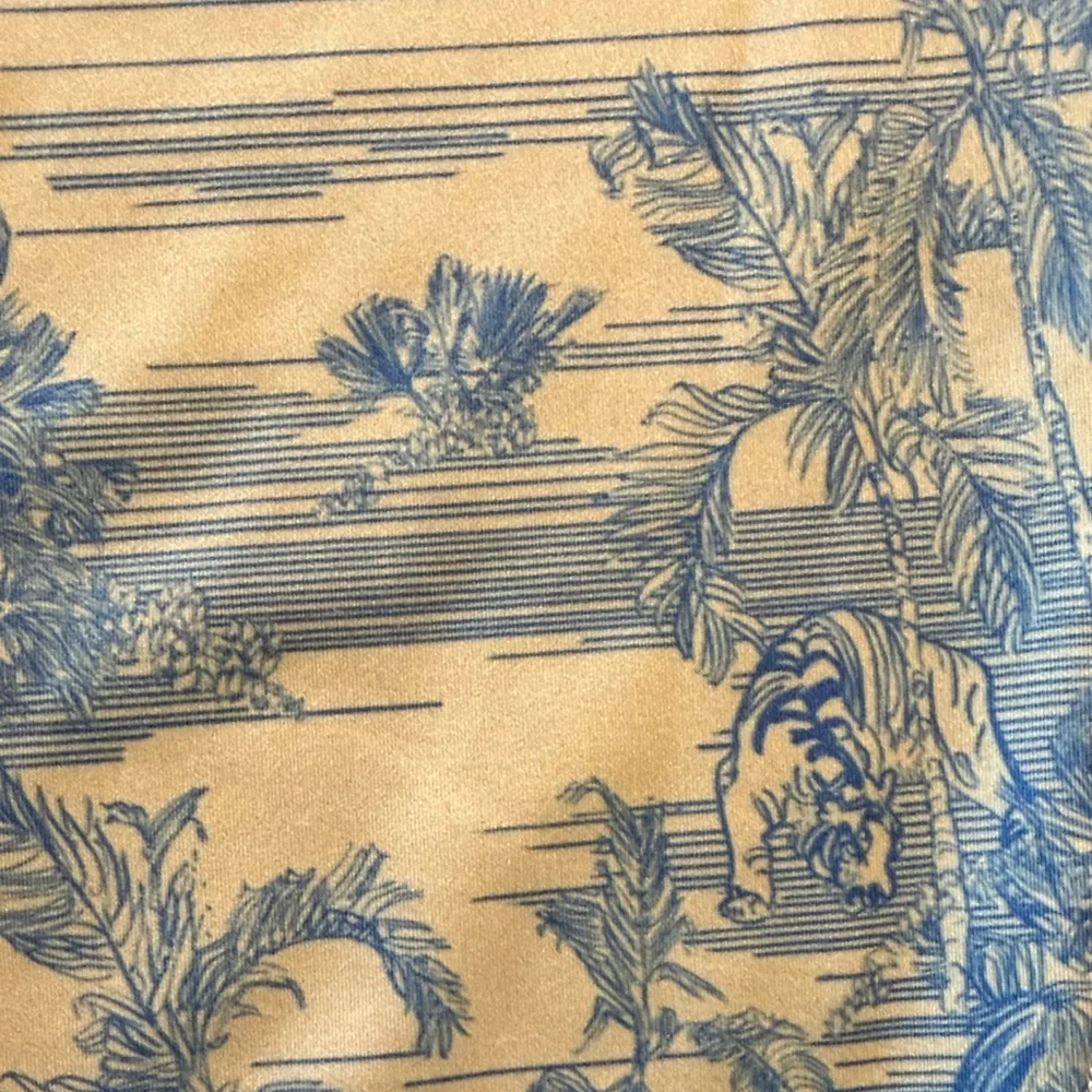 Noli Yoga Set - Size Small - Blue Palm Print - Asymmetrical Top and Leggings - Picture 7 of 7